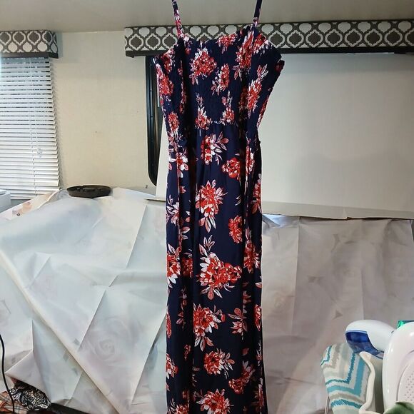 Pacific Vibes Long Minimalist Dress with Slits on Both Sides. XL 100% Rayon. - Picture 8 of 9